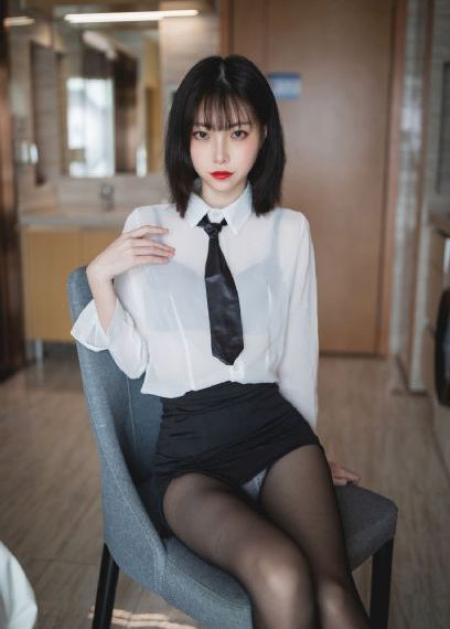 制服诱惑在线播放