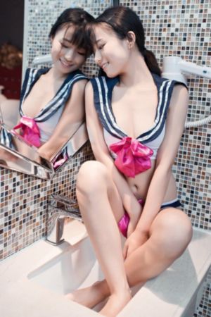 商务旅行女老板同房